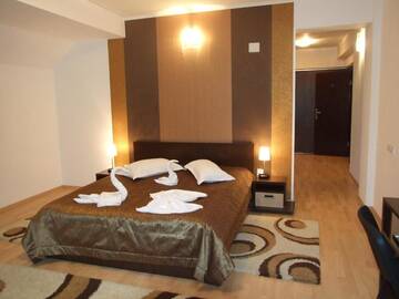 Фото номера Люкс с джакузи Отель Hotel Brancoveanu г. Моечу-де-Жос 22